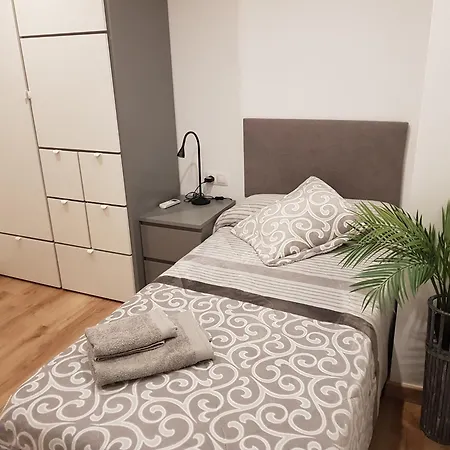 Pis Clar I Espaios Apartment